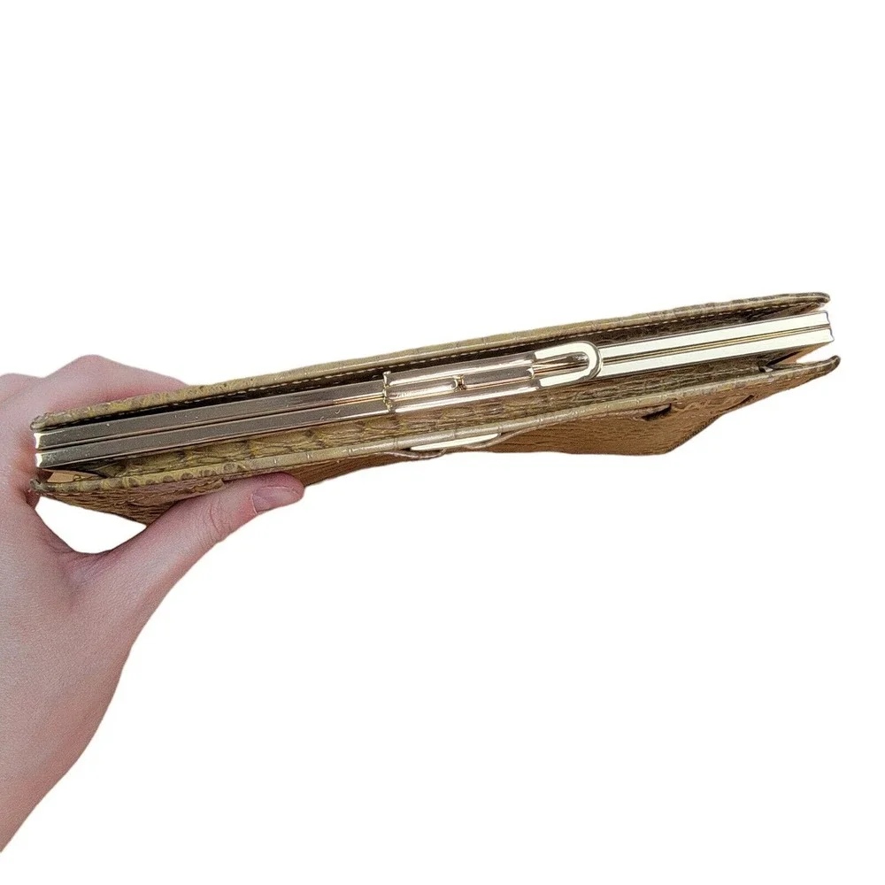 Abas Wallet Alligator Embossed Leather Clutch Clasp